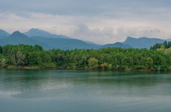雁棲湖
