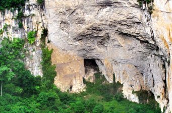 大石圍天坑