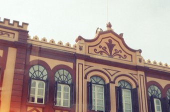 塔石藝文館