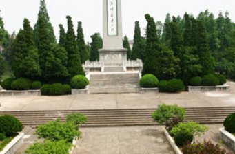 十五烈士紀(jì)念碑