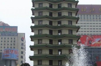 二七紀(jì)念塔