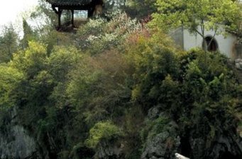 踏歌岸閣