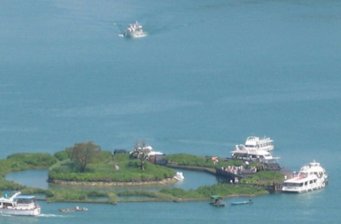 拉魯島