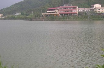 麒麟潭