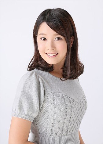 小坂井祐莉繪