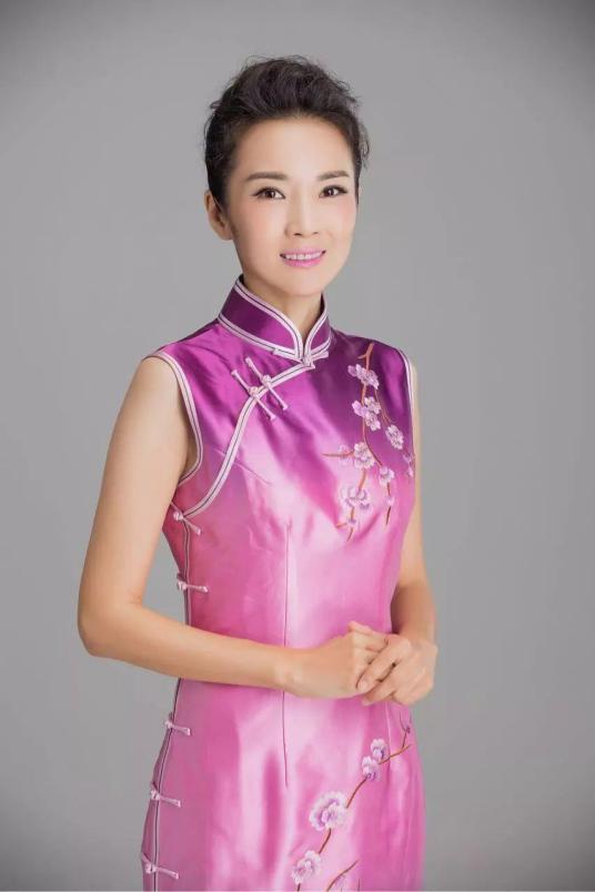 管彤 管彤
