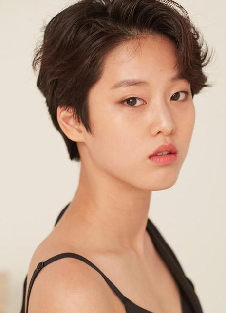李妍 李妍