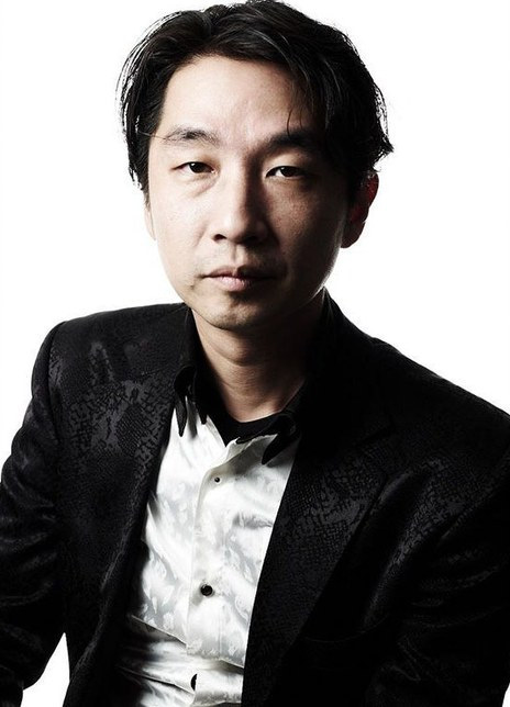 山岡晃